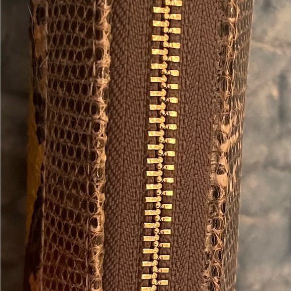 Gorgeous REAL python snake wallet. colors, one side yellow & the other blue - Picture 6 of 8